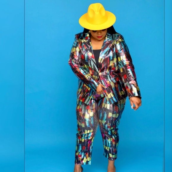 Plus Size 2-Piece Pants Suit In Multi-Color Metallic Fabric - Picture 1 of 3